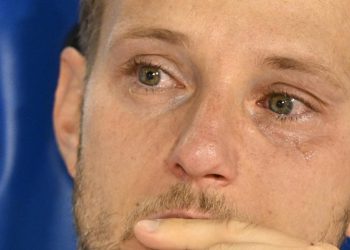Sportske novosti – Pogledajte teške prizore s Poljuda, nitko ne zna što se događa, Rakitić neutješno plakao