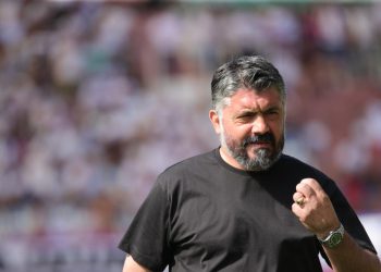 Sportske novosti – Pogledajte zašto je nervozni Gattuso dobio žuti karton već u 12. minuti. Sudac mu očitao lekciju, pružio ruku…