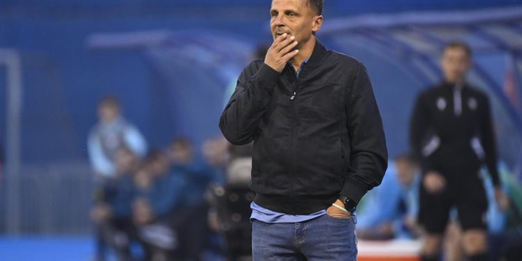 Sportske novosti – Slavenovi igrači priredili iznenađenje za 50. Kovačevićev rođendan! Evo što su mu poklonili