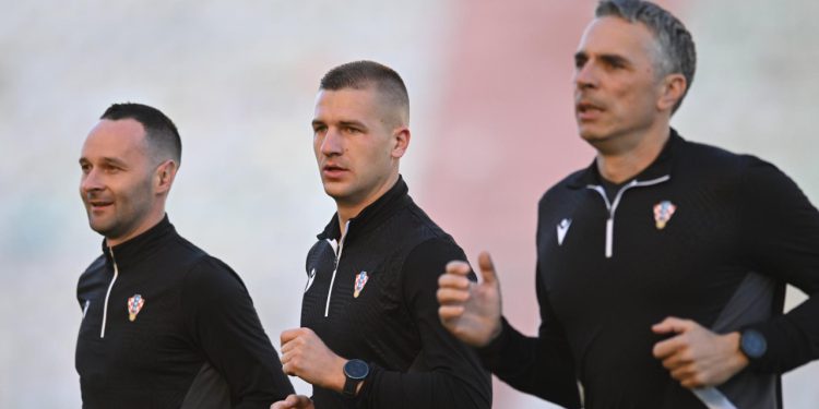 Sportske novosti – Stigla dugoočekivana odluka: Objavljeno tko sudi derbi na Poljudu, 26-godišnji debitant Slavenu i Osijeku