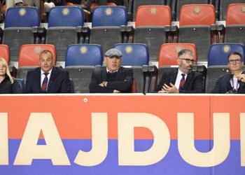 Sportske novosti – Taj čovjek nije Zvonimir Boban, ali je dugo u sportu i uz sport. Bio bi dobro rješenje za predsjednika Hajduka