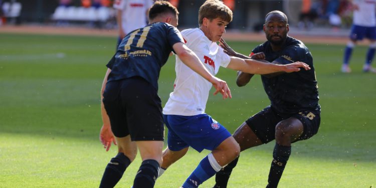 Sportske novosti – Tehničko-taktički prilično škrto nadmetanje i epilog derbija kakav se davno činio logičnim…