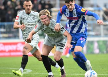 Sportske novosti – UŽIVO: Lokosi na Maksimiru traže bijeg od fenjeraša, Puljani nastavljuju borbu za Europu