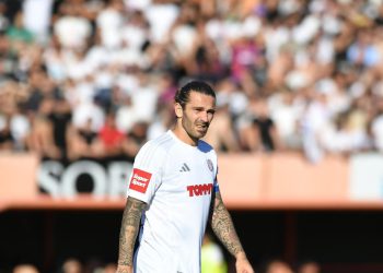 Sportske novosti – Urnebesna psina Šibenčana, hitom Petra Graše narugali se Hajduku: ‘Sve bi da’ ja za nju…’