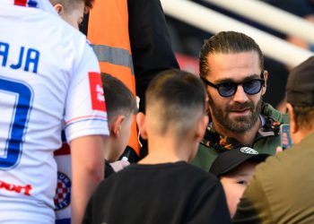 Sportske novosti – VIDEO Harmonikaši napravili lom, a sve zbog Livaje! Na ovaj hit odmah im je ‘nataknuo’ eure: ‘Ako odeš ti…’