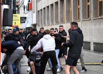 Sportske novosti – VIDEO Novi sukobi huligana uoči velikog finala, premijer zaprijetio: ‘Policija će biti još nemilosrdnija’