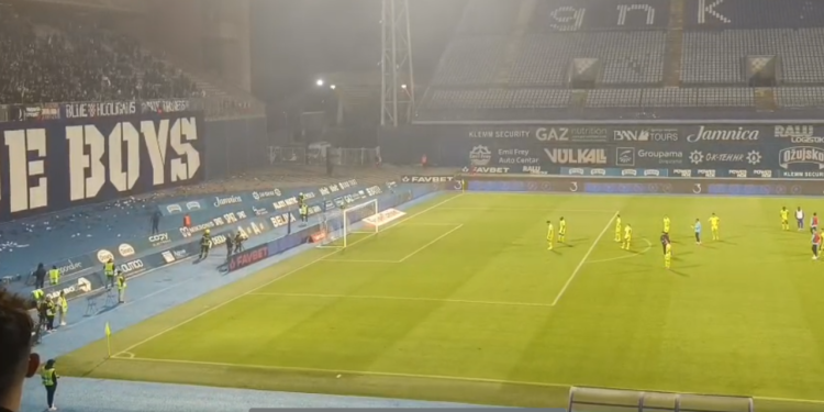 Sportske novosti – VIDEO: Poslušajte kako su ogorčeni navijači ‘počastili’ igrače Dinama! Zvižduci su se čuli sve do Črnomerca