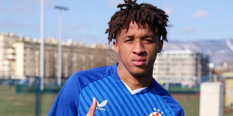 Sportske novosti – Varela se priključio prvoj momčadi, otkrivamo kako su ga dočekali suigrači i je li imao inicijaciju