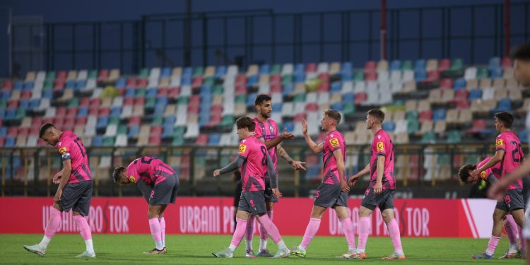 Sportske novosti – Za prvu pobjedu nakon dva i pol mjeseca Lokomotiva počastila igrače izlaskom u noćni klub!