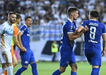 Sportske novosti – Zlomislić: ‘Bole ramena jer pehari su teški!’ Slavenova zvijezda briznula u plač, igrači slomljeni: ‘Nekome smo se zamjerili’