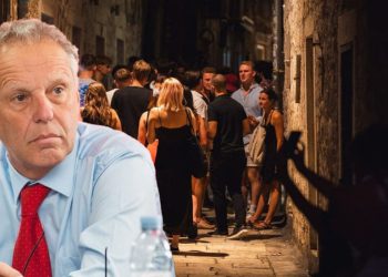 Srđan Marinić bez dlake na jeziku: “Uvedeni su zaštitari u noćnim satima i postavljene info table za turiste zbog nepoštivanja komunalnog reda. Ograničeno je radno vrijeme noćnih klubova do ponoći…”