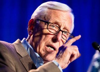 Steny Hoyer se suočava s primarnim izazovom starijim od dobi u 2026. utrci Maryland