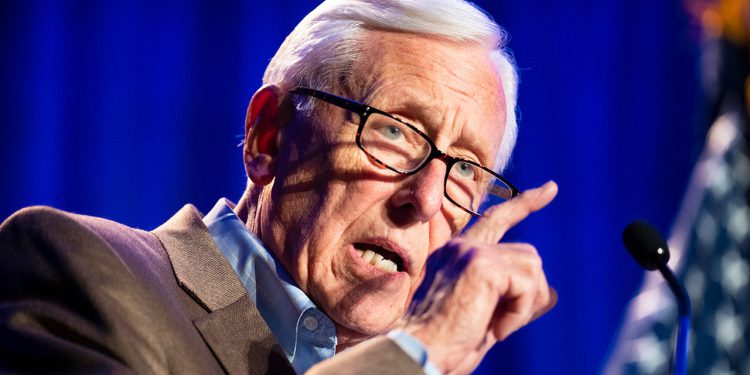 Steny Hoyer se suočava s primarnim izazovom starijim od dobi u 2026. utrci Maryland