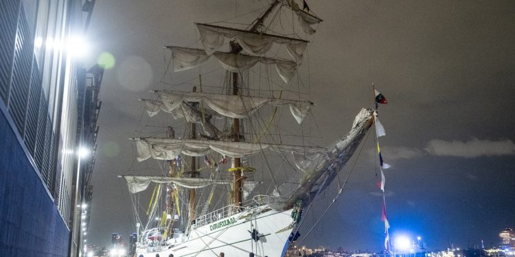 Što je uzrokovalo da se brod meksičke mornarice sruši na most Brooklyn? Sve što znamo