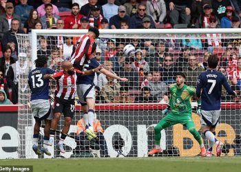 Sudac Premier lige Anthony Taylor prekida svoju tišinu o Man United kontroverzi u rijetkom TV nastupu nakon 4-3 trilera