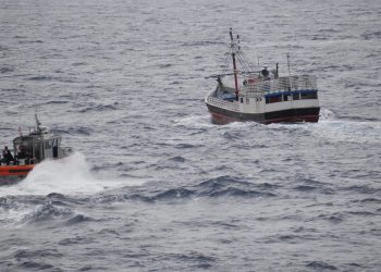 Sumnjiv im se učinio ribarski brod!