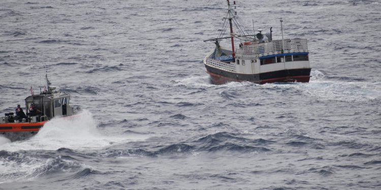 Sumnjiv im se učinio ribarski brod!