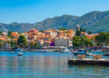 Sunčano, uz povremenu južinu – Temperatura mora gotovo 20 °C!