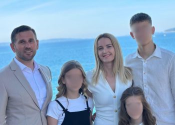 Šuta pozirao sa suprugom Matildom i čestitao joj Majčin dan