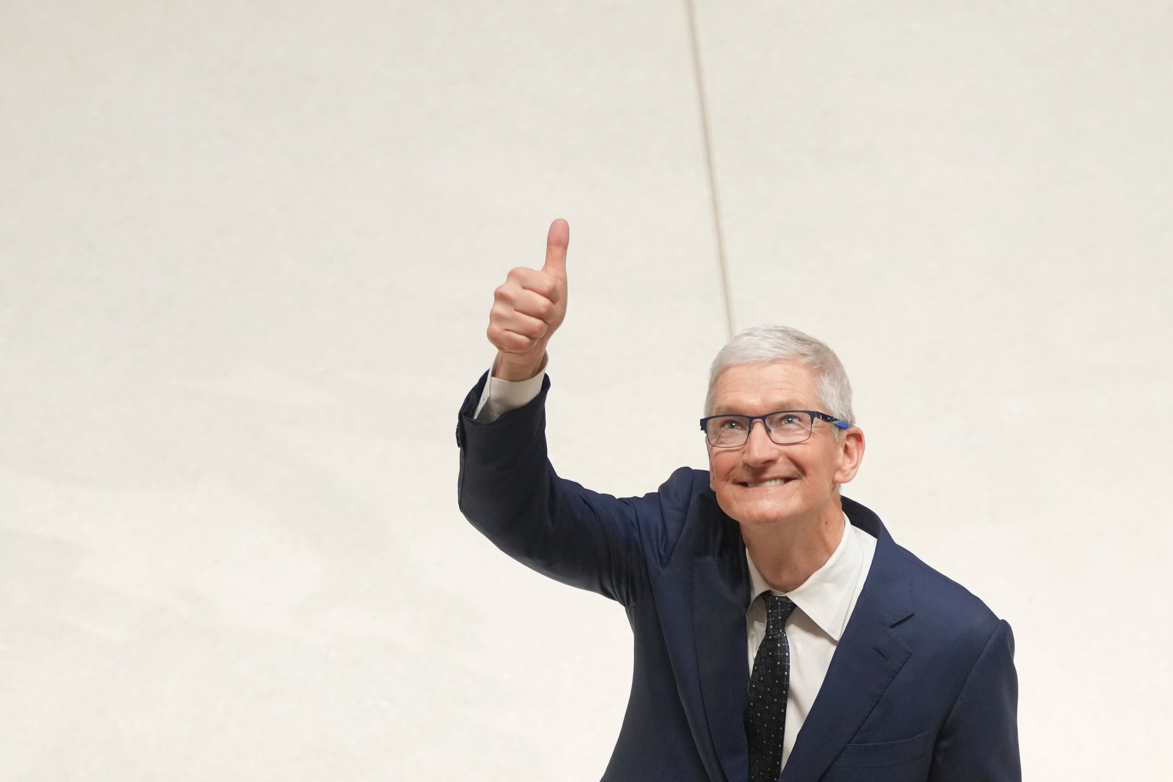 Izvršni direktor Applea Tim Cook navodno je nazvao guvernera Teksasa osobno da zatraži da je veto predložio promjene u državnim mrežnim zakonima o sigurnosti djece