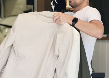 Tajanstveni dječak: Peter Andre pokušava ići inkognito u Australiji dok je zapušten za ‘Vile’ Instagram Post – a bizarno koristi lažno ime na kemijskom čišćenju.