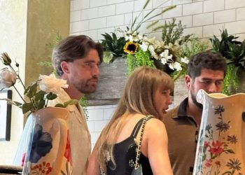 Taylor Swift i Travis Kelce Stun Diners u Philadelphiji dok probijaju pokriće za Majčin dan ručka