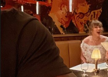 Te glasine o Taylor Swift i Travis Kelce pogodile su groznicu nakon svježeg viđenja … dok insajderi spuštaju ogroman trag o vjenčanju