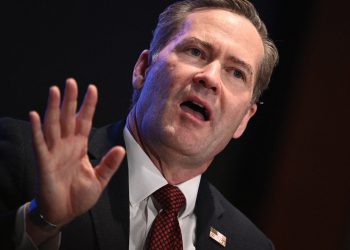 Tehnička stranica kaže da je aplikacija slična signalu koju koristi Trump Adviser hakirana