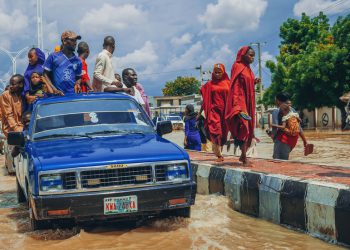 Teške kiše pokreću fatalne poplave u afričkoj zemlji (video) – RT Afrika