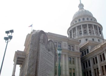 Texas House odobrava račun koji zahtijeva da se prikaže deset zapovijedi u javnim školama
