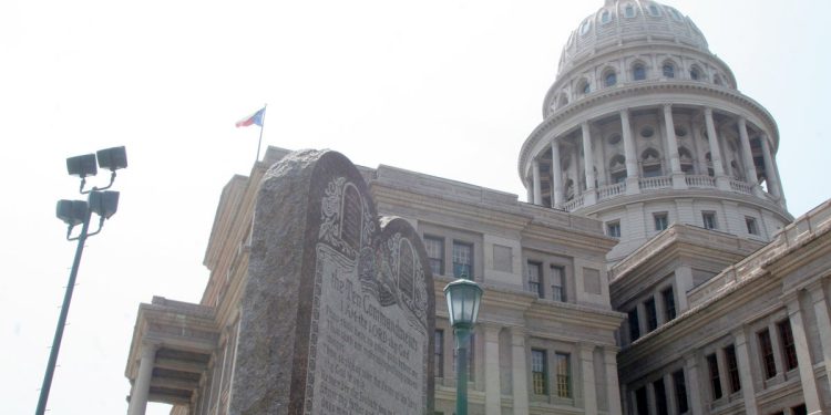 Texas House odobrava račun koji zahtijeva da se prikaže deset zapovijedi u javnim školama