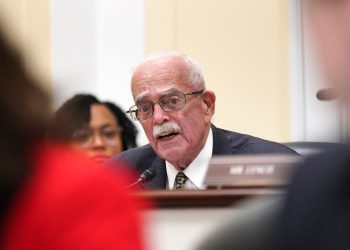 Tjedan je problema s gerontokracijom demokrata vratio se u Roost