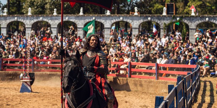 Tko ste ti vlasnici? Teksaški renesansni festival mora platiti 22 milijuna dolara štete u sporu zbog kupnje