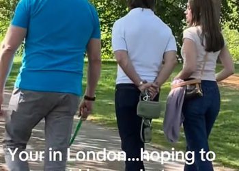 Tom Cruise (62) uživa u šetnji s novom djevojkom Ana de Armas u londonskom parku na svom 37. rođendanu nakon što je njihova romansa potvrđena