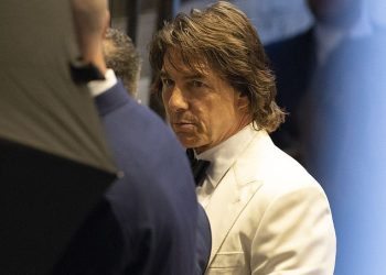 Tom Cruise donosi niski dolazak na 50. rođendan Davida Beckhama, jer se čini da stiže solo unatoč tome što je planirao ići s glasinom Ana de Armas ‘