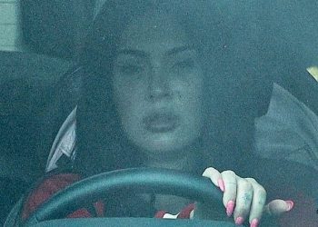 Tragično molbu Megan Foxa da je otkrio mitraljeznu pištolj Baby Tata Kelly … kao što je vidjela da mu daje još jednu priliku samo nekoliko sati nakon njegove koketirane noći sa Sydney Sweeney