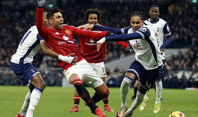 Treba li Tottenham i Man United brinuti više o pobjedi trofeja ili završetku više u ligi? Postoji samo jedan pobjednik, piše Matt Barlow