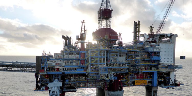 Trgovci zabrinuti: Cijena nafte pala na 65 dolara po barelu