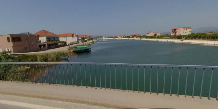 Tri osobe poginule nakon slijetanja automobila u Neretvu kod Opuzena