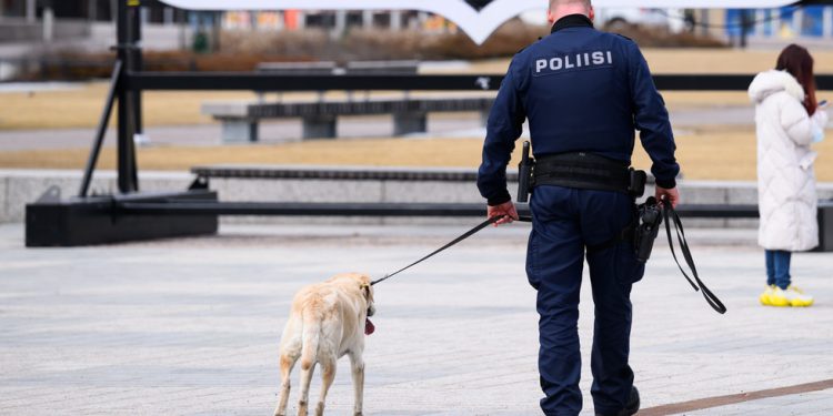 Tri ozlijeđena u mizoginističkom školskom nožem divljač (uznemirujući video) – RT World News