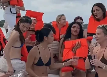 Tridesetak influencerica naguralo se na jahtu registriranu za 5 osoba, a onda je nastavala drama!