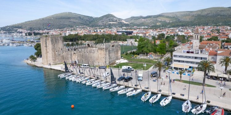 Trogir Outdoor Festival otvoren regatom Melges 24 serije: Završnica Luki Baustoffe CRO Melges 24 Cupa donijela vrhunsku jedriličarsku predstavu u grad majstora
