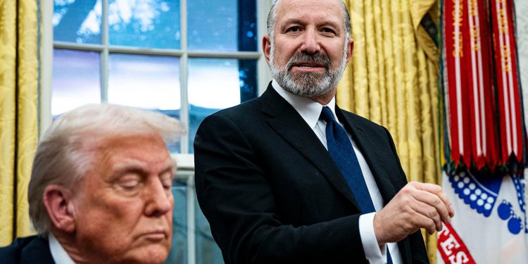 Trump Gold Card Visa program za pokretanje na mreži u roku od nekoliko tjedana, kaže Lutnick