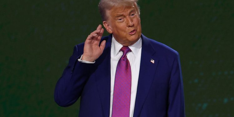 Trump će prisustvovati saudijskom samitu zaljevskih vođa usred rastućeg povratnog udara kod kuće preko zrakoplovnog poklona: uživo