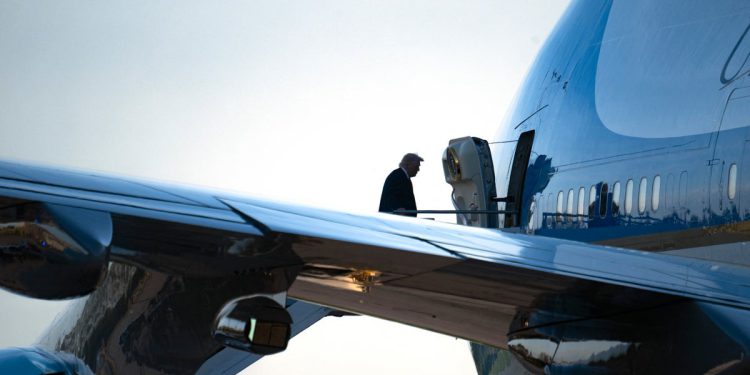 Trump da dobije novu “leteću palaču” dar zrakoplovstva jedan vrijedan 400 milijuna dolara tijekom posjeta Kataru, kaže izvještaj