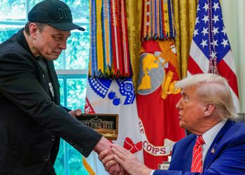 Trump dodjeljuje mošus ‘ključ Bijele kuće’ dok milijarder zaključuje doge ulogu