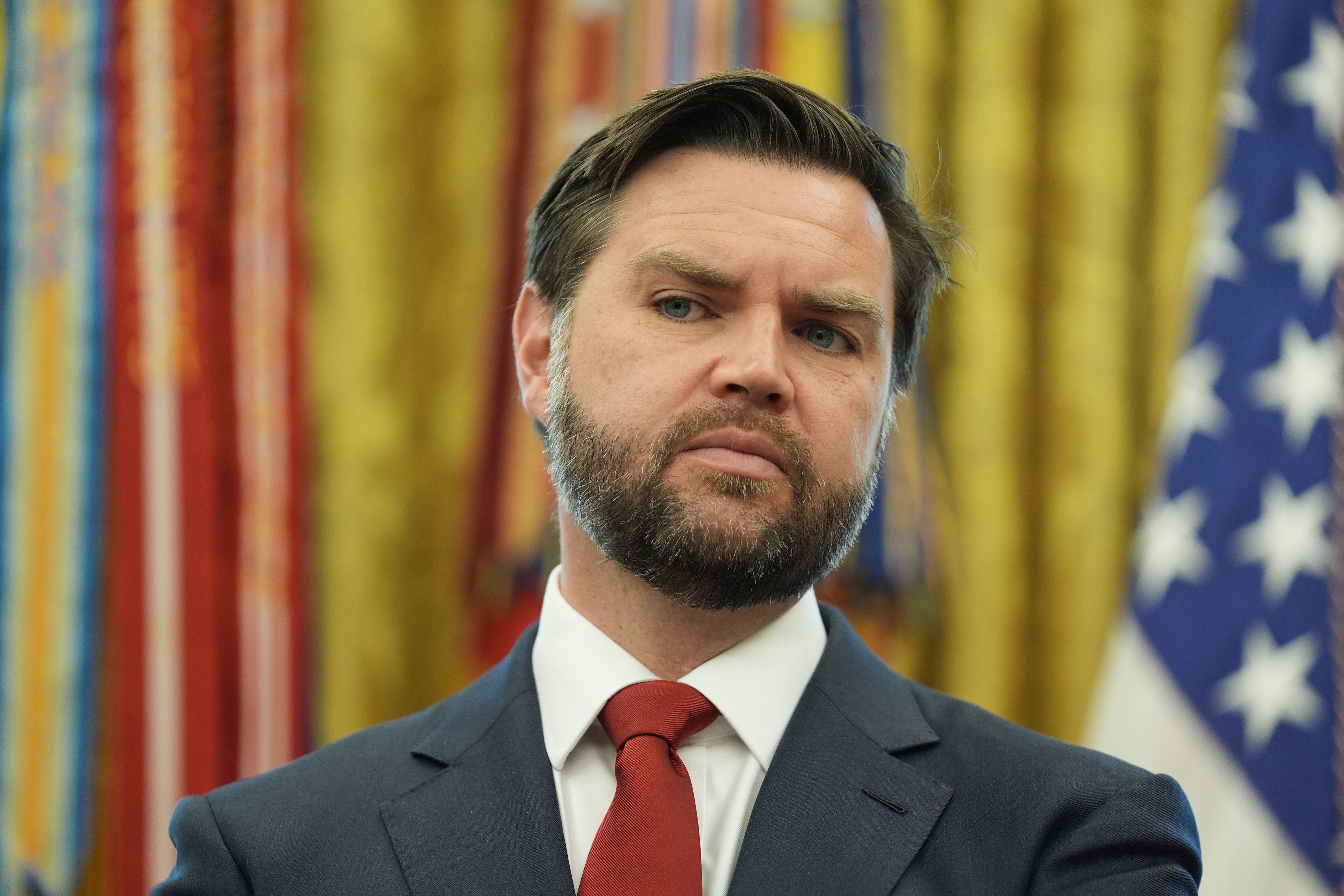 Potpredsjednica, državni tajnik i privremeni savjetnik za nacionalnu sigurnost Marco Rubio i šefica osoblja Bijele kuće Susie Wiles bili su prisiljeni povećati ulogu Amerike u sukobu nakon što su u petak ujutro primili obavještajnu službu, navodi se u izvješću.