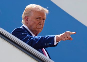 Trump izjavljuje da se Ukrajini mirovni sporazum neće dogoditi dok se on i Putin ‘ne okupe’ nakon što Turska ne razgovara