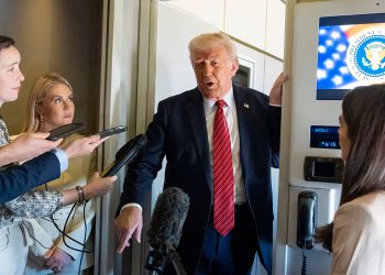 Trump kaže ‘Nešto nije u redu’ sa Schumerom nakon kritike katarskog mlaza