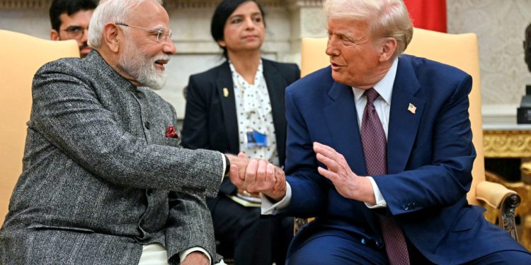 Trump kaže da će ‘značajno povećati trgovinu’ s Indijom i Pakistanom i pronaći rješenje za spor u Kašmiru